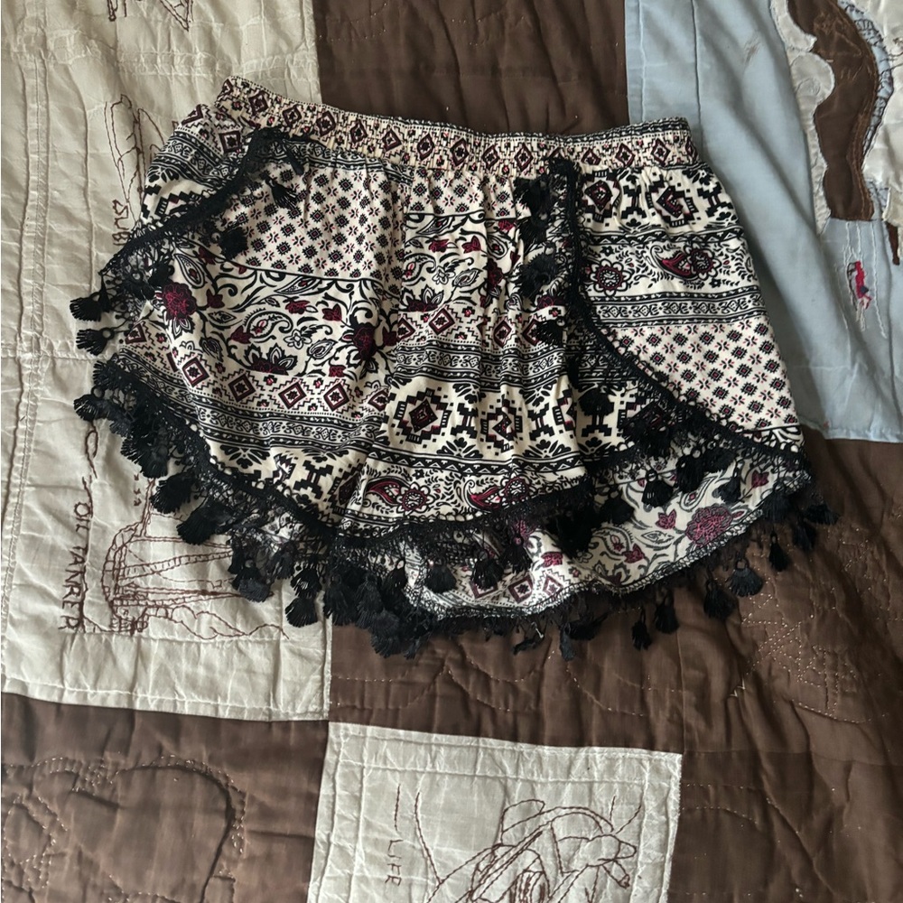 GIRL EVOLUTION shorts